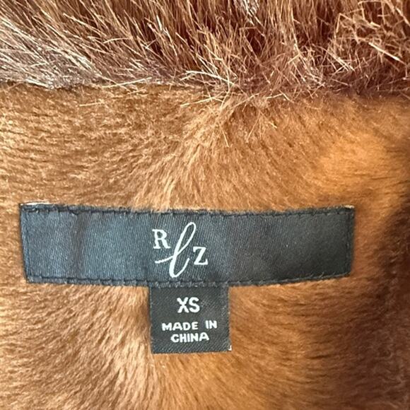 RLZ Rachel Zoe Faux Fur Women's Sleeveless Vest sz XS Hook-Eye Closure Lined - Picture 3 of 6